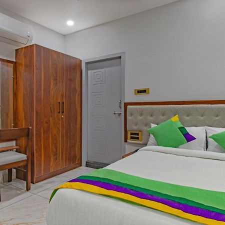 Treebo Abhi Suites, 400 Mts From Guntur Junction Esterno foto