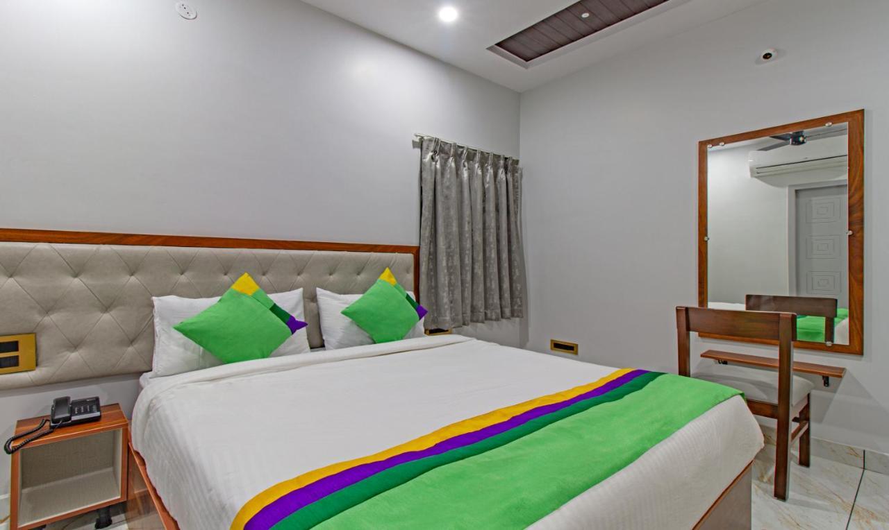 Treebo Abhi Suites, 400 Mts From Guntur Junction Esterno foto
