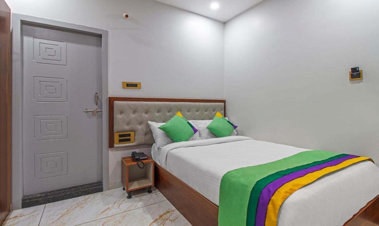 Treebo Abhi Suites, 400 Mts From Guntur Junction Esterno foto