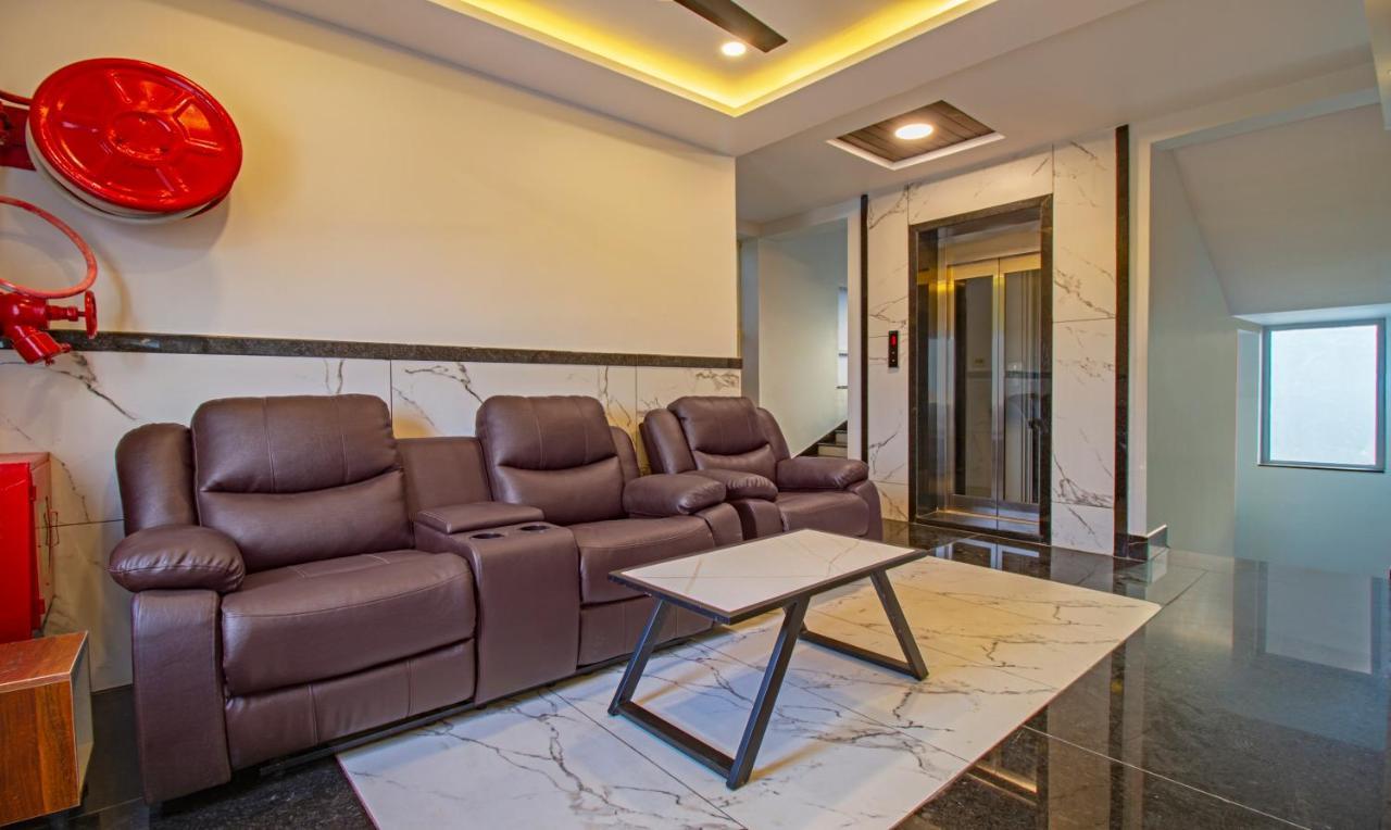 Treebo Abhi Suites, 400 Mts From Guntur Junction Esterno foto
