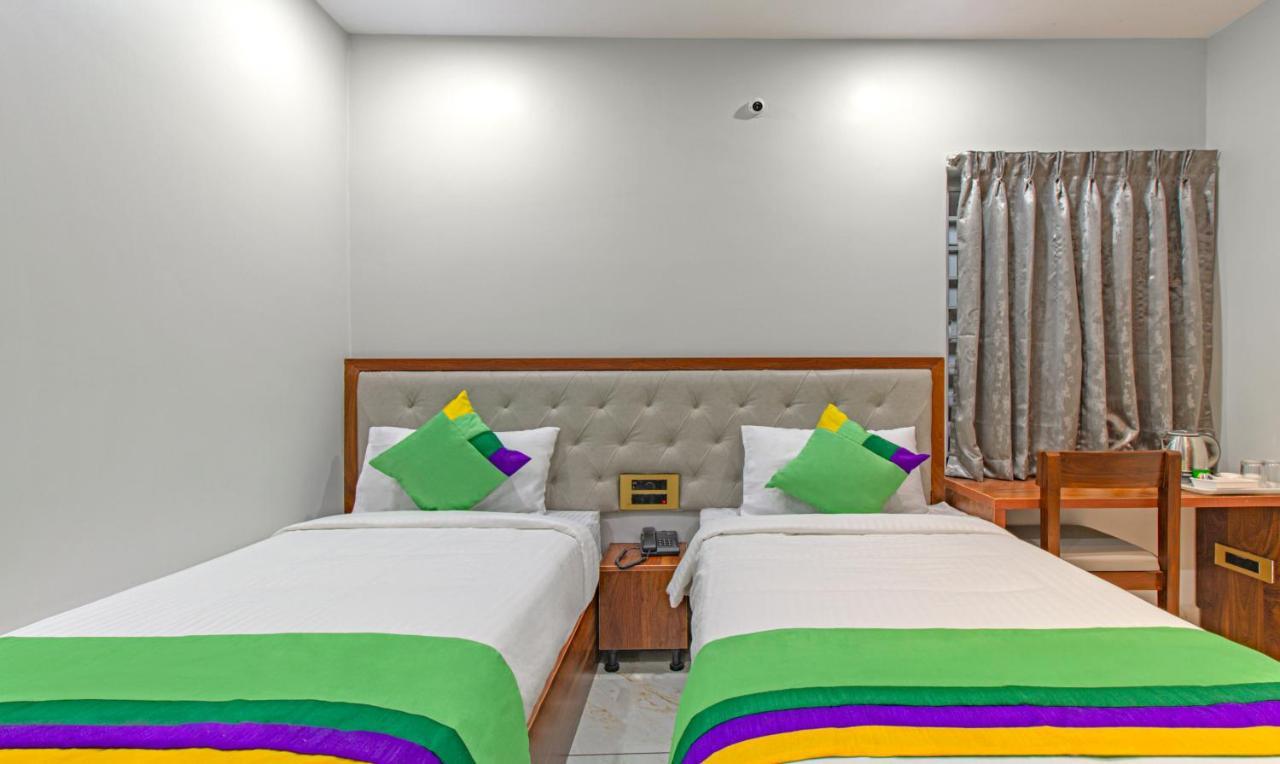 Treebo Abhi Suites, 400 Mts From Guntur Junction Esterno foto