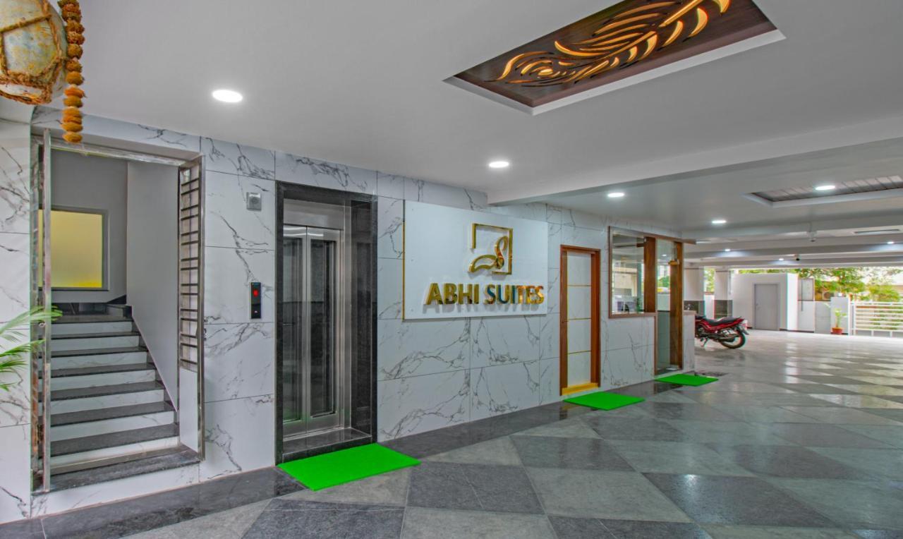 Treebo Abhi Suites, 400 Mts From Guntur Junction Esterno foto