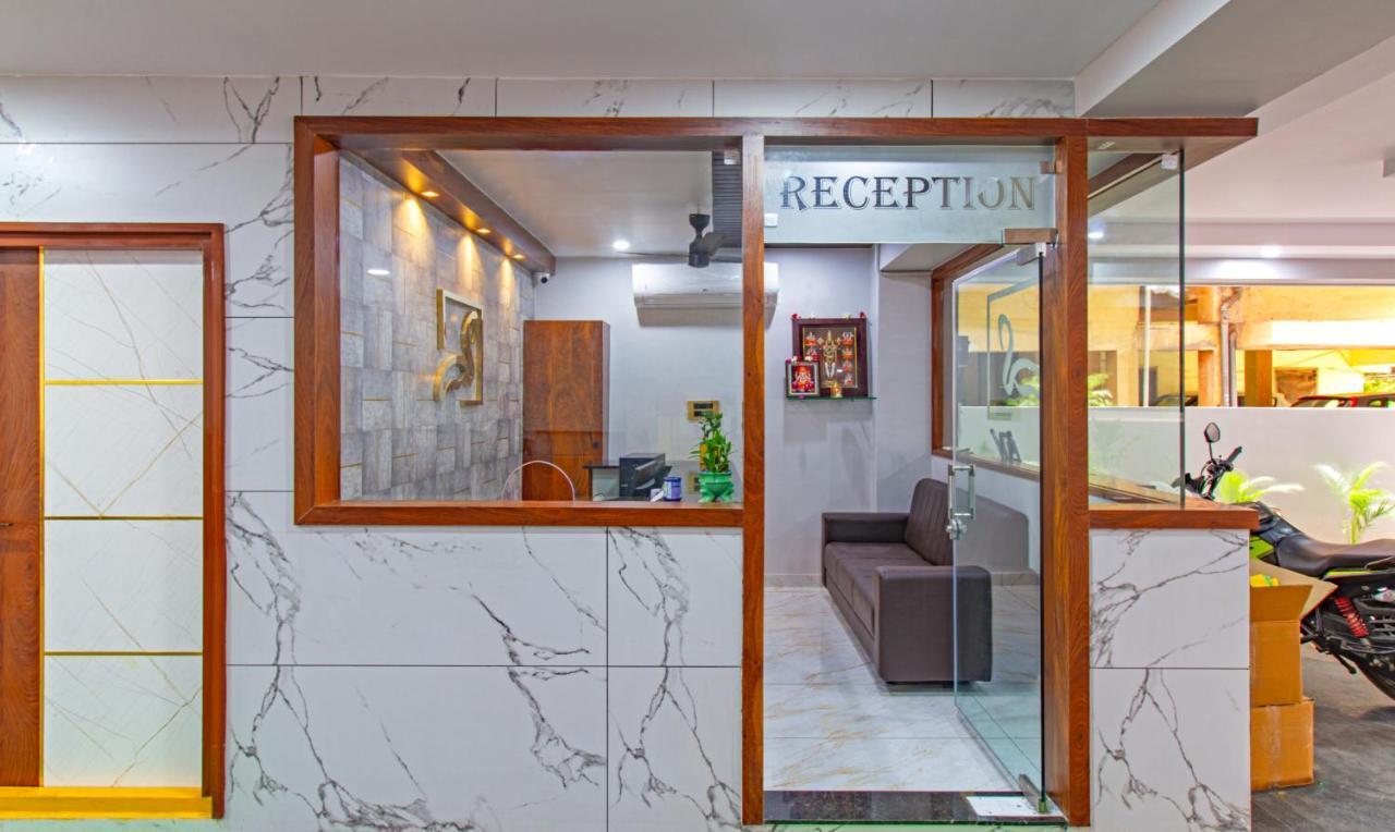 Treebo Abhi Suites, 400 Mts From Guntur Junction Esterno foto